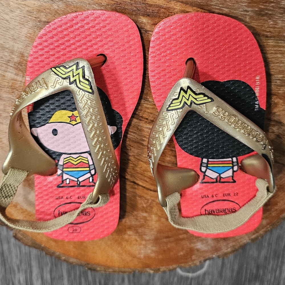 Havaianas Red and Gold Sandals for Kids